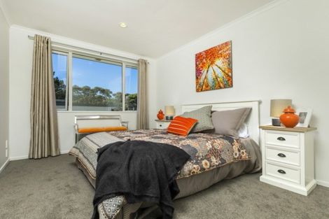 Photo of property in 35 Aberley Road, Schnapper Rock, Auckland, 0632