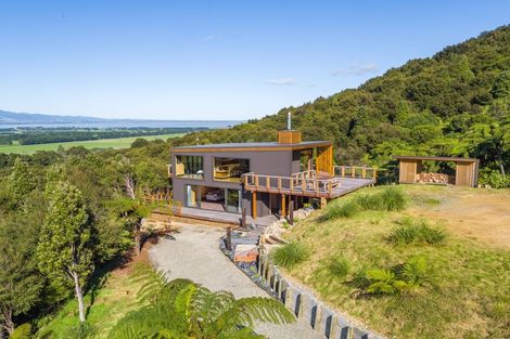 Photo of property in 63a Cundys Road, Western Lake, Featherston, 5773