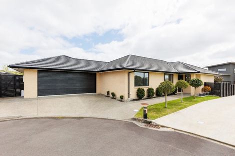Photo of property in 35 Silkwood Place, Fitzherbert, Palmerston North, 4410