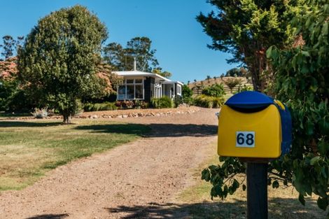 Photo of property in 68 Onetangi Road, Waiheke Island, 1971