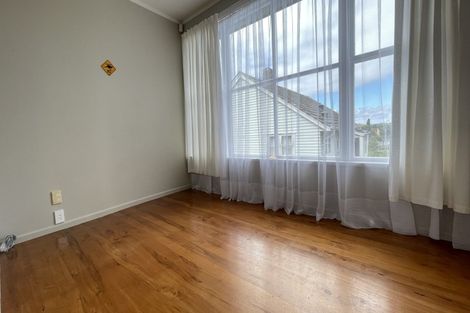 Photo of property in 6 Huxley Place, Glen Innes, Auckland, 1072