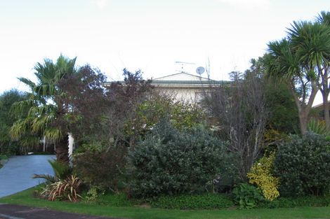 Photo of property in 9 Elgin Place, Red Beach, 0932