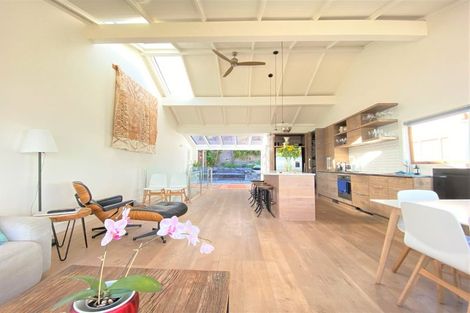 Photo of property in 11h Joan Street, Point Chevalier, Auckland, 1022