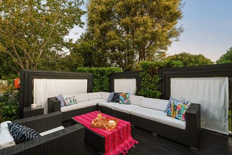 Photo of property in 22 Gilbass Avenue, Hamilton Lake, Hamilton, 3204