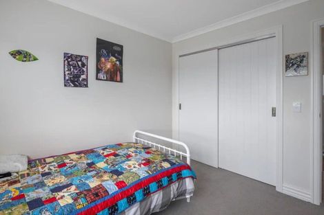 Photo of property in 30 Grumman Lane, Newlands, Wellington, 6037