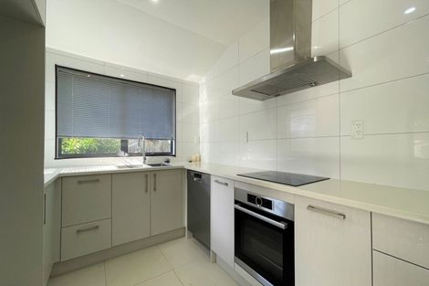 Photo of property in 21 Mallard Place, Unsworth Heights, Auckland, 0632