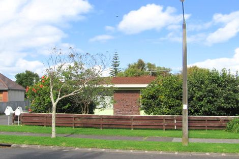 Photo of property in 1/29 Vivian Wilson Drive, Eastern Beach, Auckland, 2012