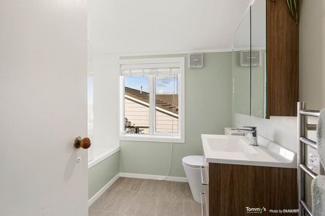 Photo of property in 60 Frobisher Street, Island Bay, Wellington, 6023