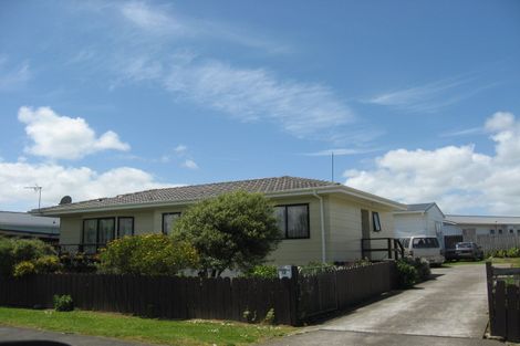 Photo of property in 12 Dungarvon Place, Clendon Park, Auckland, 2103