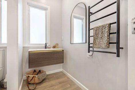 Photo of property in 221 Saint Leonards Avenue, Saint Leonards, Hastings, 4120