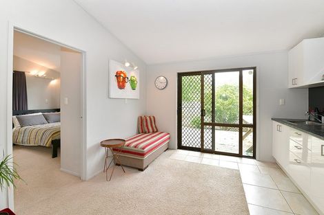 Photo of property in 159 Whangaparaoa Road, Red Beach, 0932