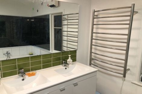 Photo of property in 56 Sylvan Valley Avenue, Titirangi, Auckland, 0604