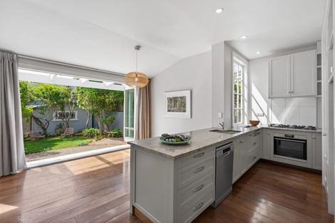 Photo of property in 11 Shelbourne Street, Nelson, 7010