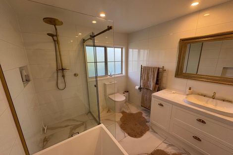 Photo of property in 1098 Peak Road, Helensville, 0875