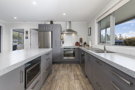 Photo of property in 4 Rogers Place, Kinloch, Taupo, 3377