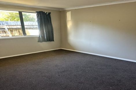 Photo of property in 2/7 Norana Road, Maoribank, Upper Hutt, 5018