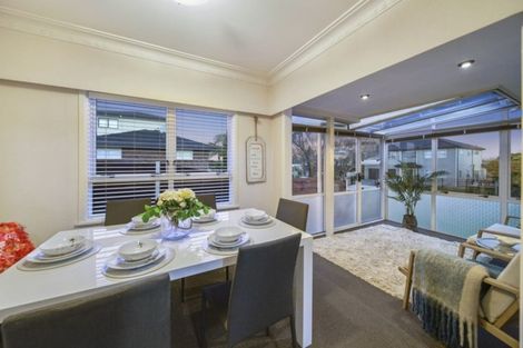 Photo of property in 2a Kurnell Drive, Botany Downs, Auckland, 2010