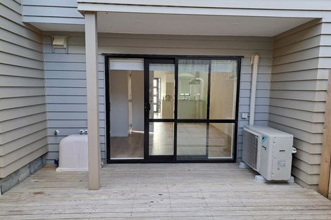 Photo of property in 2/6 South Pacific Place, Henderson, Auckland, 0612