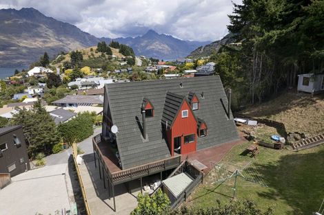 Photo of property in 40 Avalon Crescent, Fernhill, Queenstown, 9300