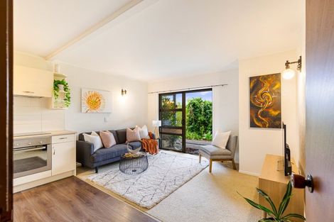 Photo of property in 2/22 Hastings Road, Mairangi Bay, Auckland, 0630