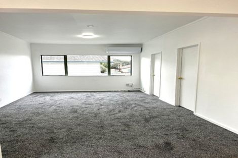 Photo of property in 7 Barrys Road, Glendene, Auckland, 0602