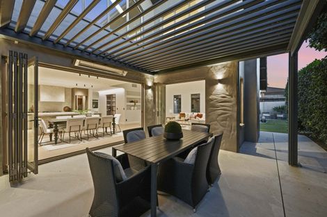Photo of property in 15 Oak Manor Drive, Albany, Auckland, 0632