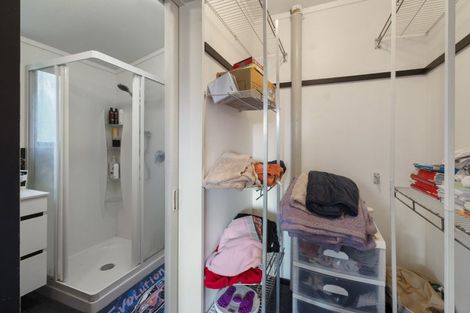 Photo of property in 20 Springdale Grove, Fitzherbert, Palmerston North, 4410