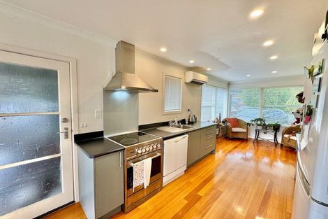 Photo of property in 121 Muir Avenue, Mangere Bridge, Auckland, 2022