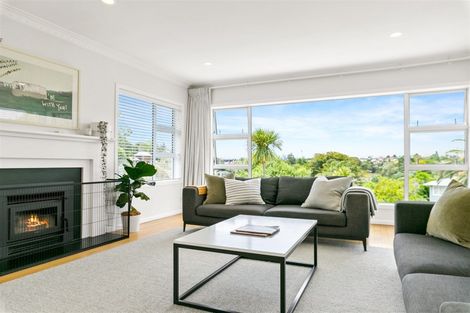 Photo of property in 4 Kororo Street, Northcote, Auckland, 0627