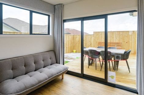 Photo of property in 18 Silkwood Place, Fitzherbert, Palmerston North, 4410