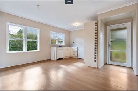 Photo of property in 13 Emirau Place, Glenfield, Auckland, 0629