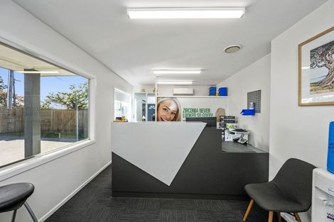 Photo of property in 154 Carlisle Road, Northcross, Auckland, 0632