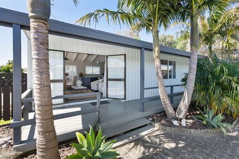 Photo of property in 5b Emery Place, Papamoa Beach, Papamoa, 3118