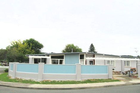 Photo of property in 69 Hillside Drive, Maoribank, Upper Hutt, 5018