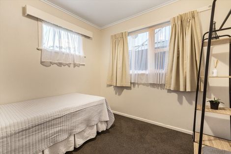 Photo of property in 11 Kashmir Road, Glen Eden, Auckland, 0602