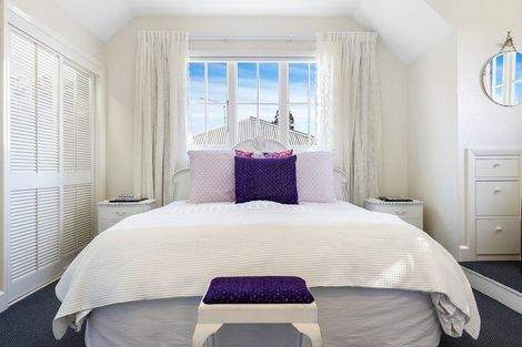 Photo of property in 49 Cashmere Road, Cashmere, Christchurch, 8022