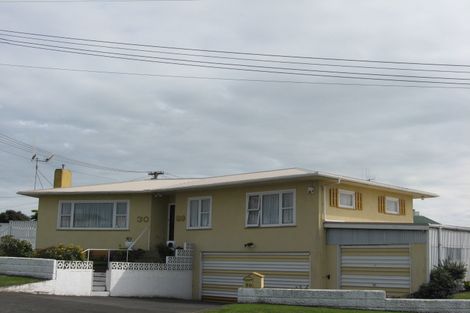 Photo of property in 30 Lee Street, Castlecliff, Whanganui, 4501