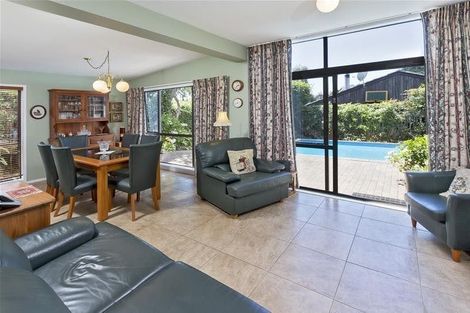 Photo of property in 103 Cascades Road, Pakuranga Heights, Auckland, 2010