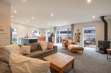 Photo of property in 19 Breakwater Way, Whitby, Porirua, 5024