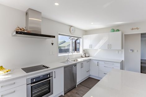 Photo of property in 30 Whiting Crescent, Greenmeadows, Napier, 4112