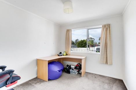 Photo of property in 2/15 Frobisher Way, Clendon Park, Auckland, 2103