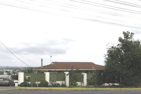 Photo of property in 233 Sunset Road, Sunnynook, Auckland, 0632