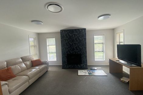Photo of property in 27 Glentui Place, Waikawa, Picton, 7220