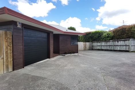 Photo of property in 1/75 Gosford Drive, Botany Downs, Auckland, 2010