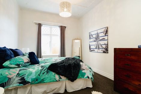 Photo of property in 94 Hargest Crescent, Saint Clair, Dunedin, 9012