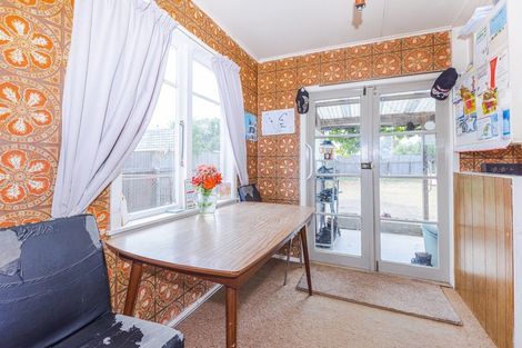 Photo of property in 112 Karaka Street, Castlecliff, Whanganui, 4501