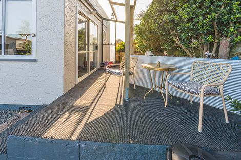 Photo of property in 28 Miro Street, Castlecliff, Whanganui, 4501