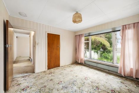 Photo of property in 27 Lees Grove, Wainuiomata, Lower Hutt, 5014