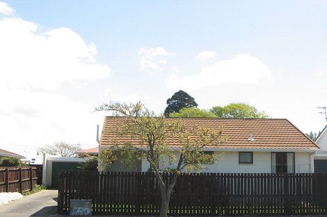Photo of property in 2/51 Chipping Lane, Redwood, Christchurch, 8051