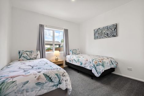 Photo of property in 15 Rosario Crescent, Red Beach, 0932